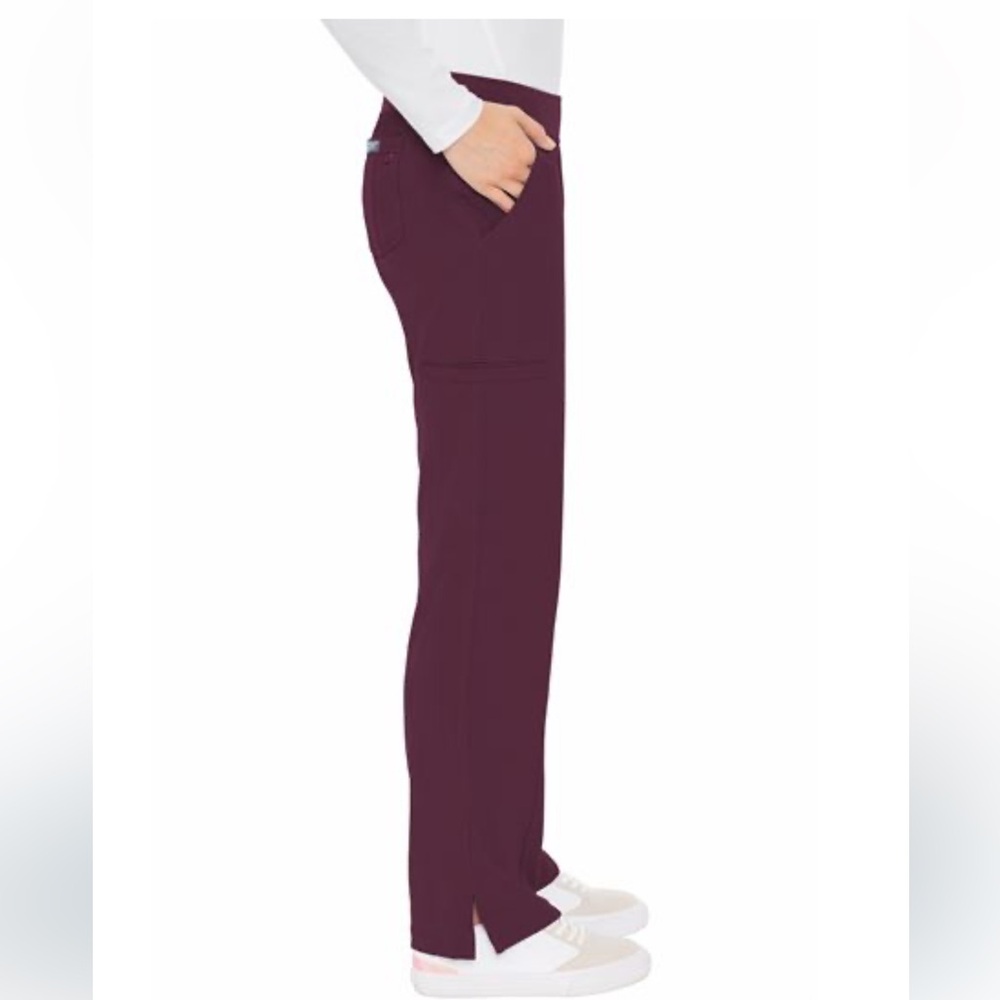 Med Couture Energy Women's Yoga Comfort Cargo Paige Pant in (2)Black